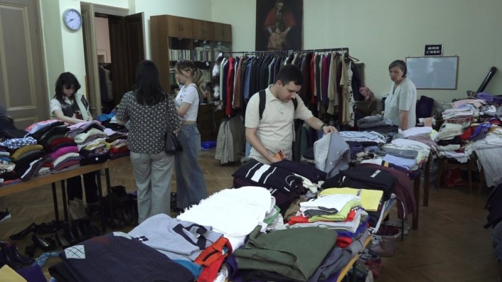 Second hand bazar ponovo privukao veliki broj Pazovčana