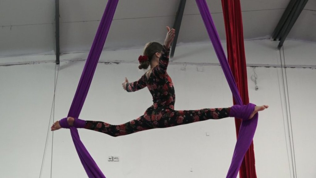 Vazdušna gimnastika u Novoj Pazovi: Snaga, gracioznost i let bez krila