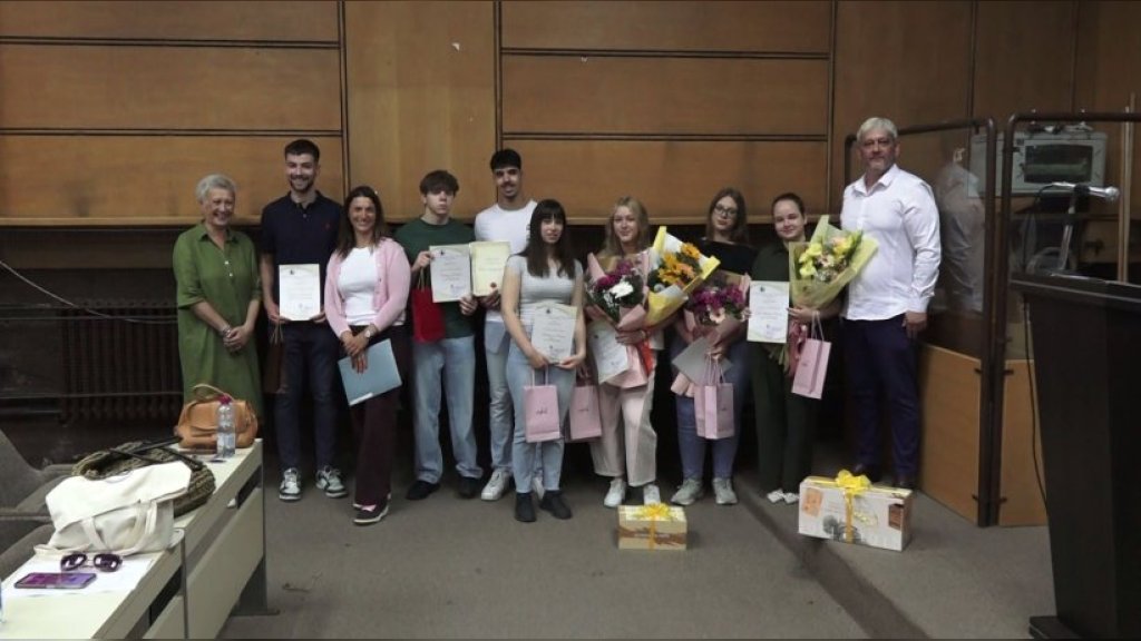 Proglašeni đaci i sportista generacije u ETŠ „Vuk Karadžić“ u Staroj Pazovi