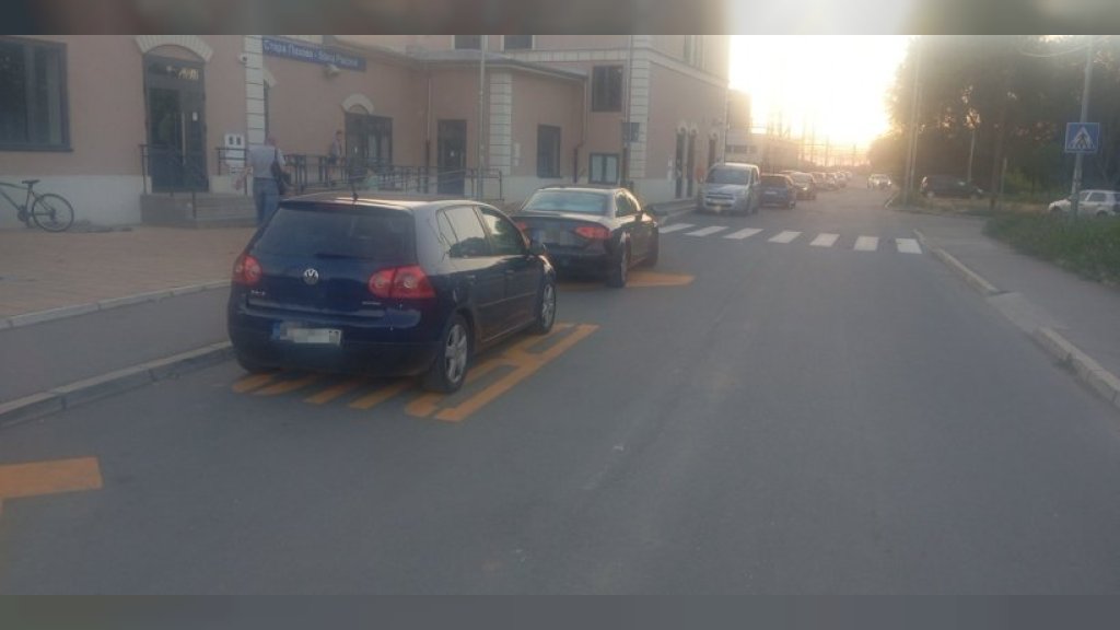 APEL Vozači, ne parkirajte vozila na autobuskim stajalištima!