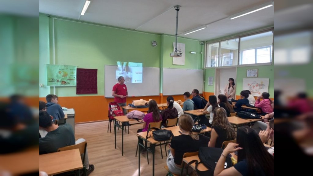 Svetski dan prve pomoći obeležen sa učenicima u ETŠ 