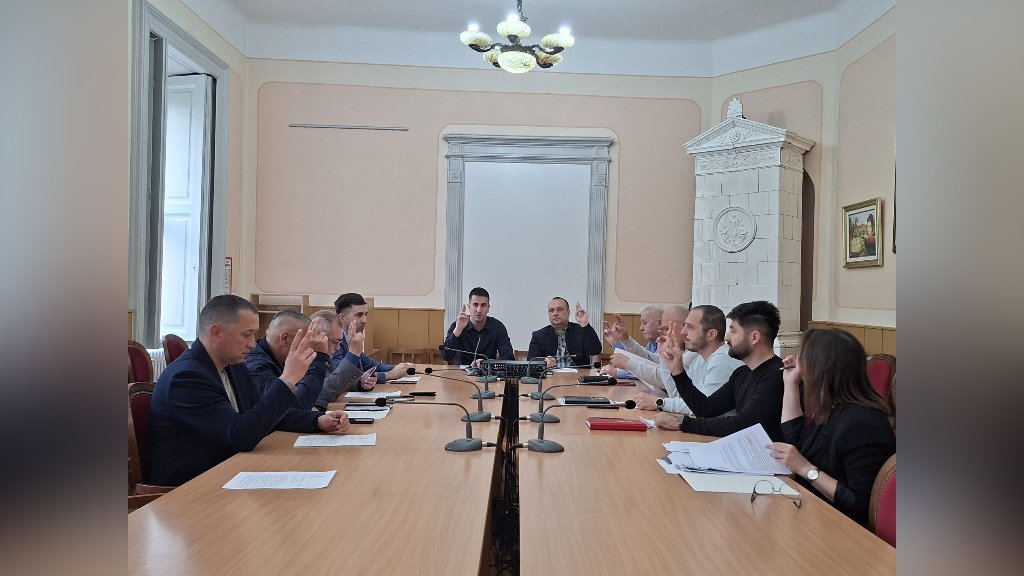 SAOPŠTENjE POVODOM NETAČNIH INFORMACIJA O BAZENU U KLjAJIĆEVU