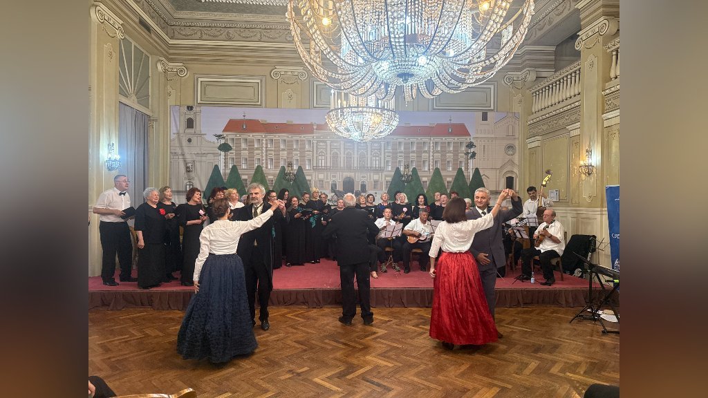 ODRŽAN KONCERT HOROVA U ORGANIZACIJI GRADSKOG UDRUŽENjA PENZIONERA SOMBOR