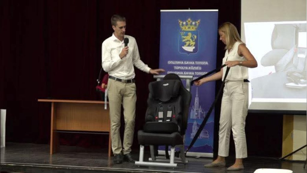 Opština Bačka Topola raspisala javni poziv za dodelu dečijih auto-sedišta za 2026. godinu