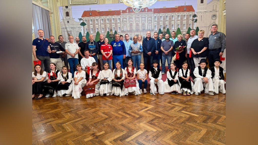 DODELjENA PRIZNANjA ZA JUBILARNA DAVANjA KRVI