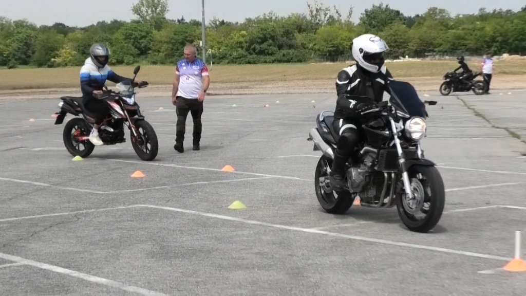 Trening bezbedne vožnje motocikla održan u Bačkom Petrovcu