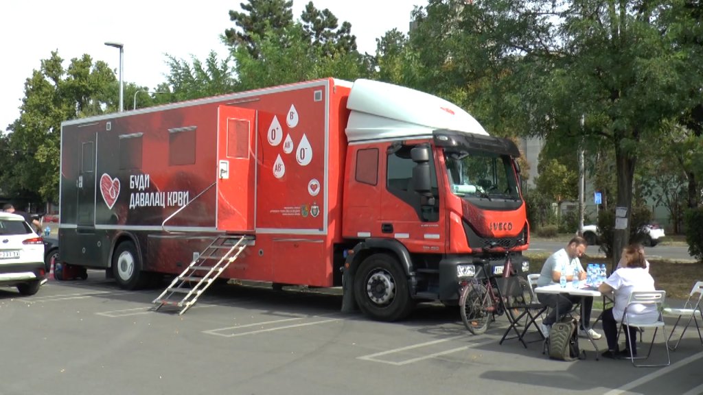 Akcija prikupljanja krvi kod Lidl marketa 