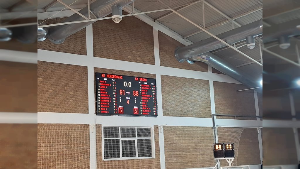 Košarkaški spektakl u Gajdobri: Hercegovac - Vršac 91:88