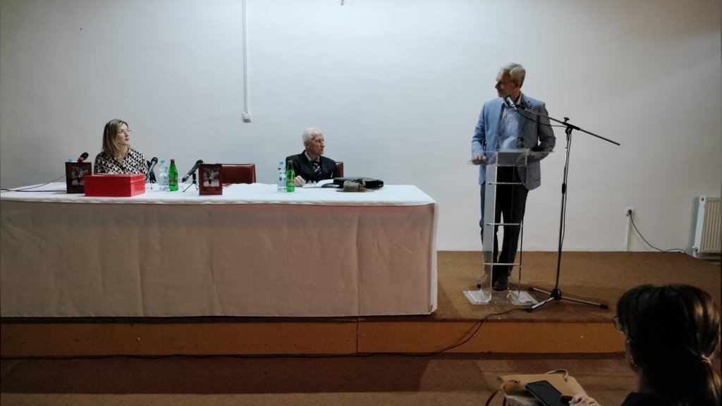 Matija Bećković na promociji knjige „Božji ugodnik” u Bačkoj Palanci