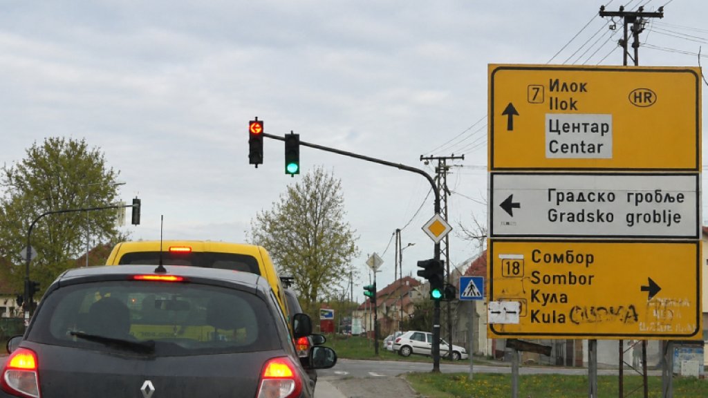 Počinje zamena stubova semafora u Bačkoj Palanci: Saobraćaj uz privremenu signalizaciju