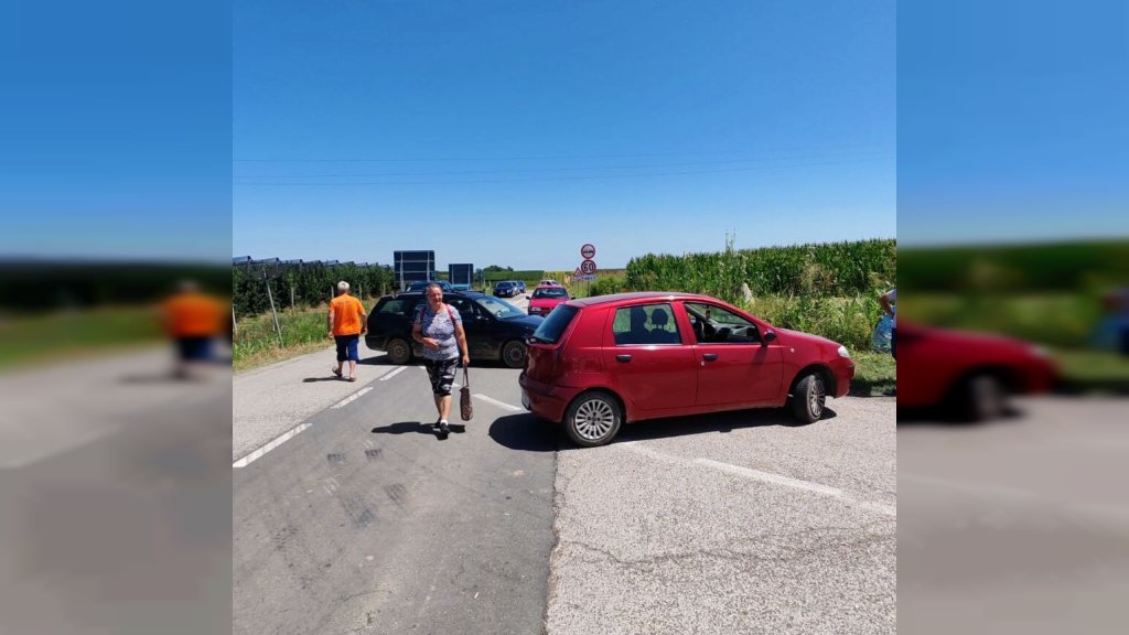 Blokada graničnog prelaza Neštin nastavlja se i danas