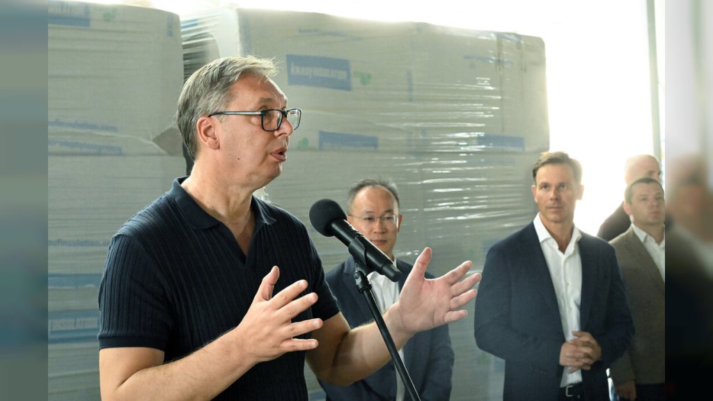 Vučić najavio nove isplate: 6.000 dinara za punoletne, pomoć stiže i penzionerima