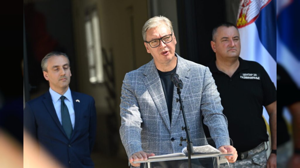 "PROŠLOST NE MOŽEMO DA MENjAMO, NA BUDUĆNOST MOŽEMO DA UTIČEMO" Vučić obišao Centar za razminiranje Republike Srbije