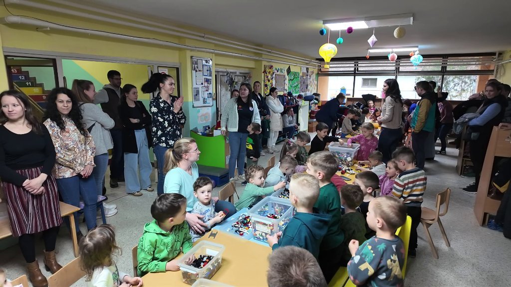 100.000 LEGO kockica, vredne ruke i puno mašte