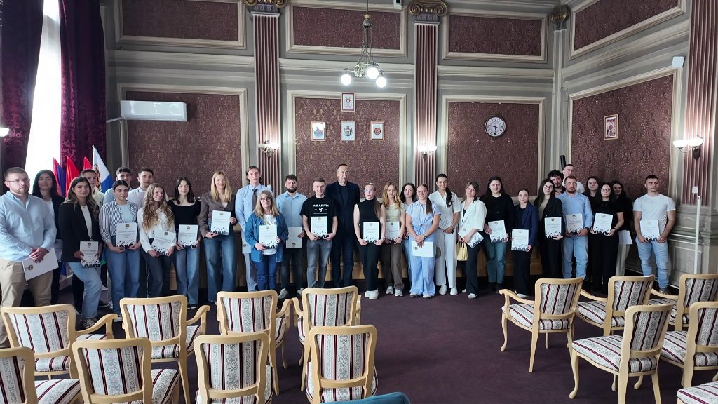 Stipendije najboljim studentima opštine Bečej