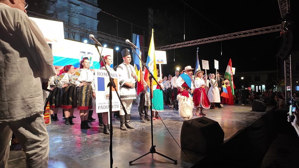 Počeo 11. „Bečej folk fest”