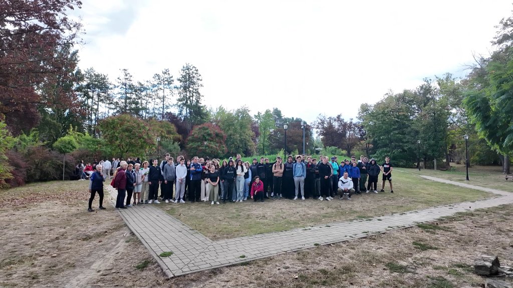 Munkaakció az óbecsei Erdőtelepítők parkjának rendezésére
