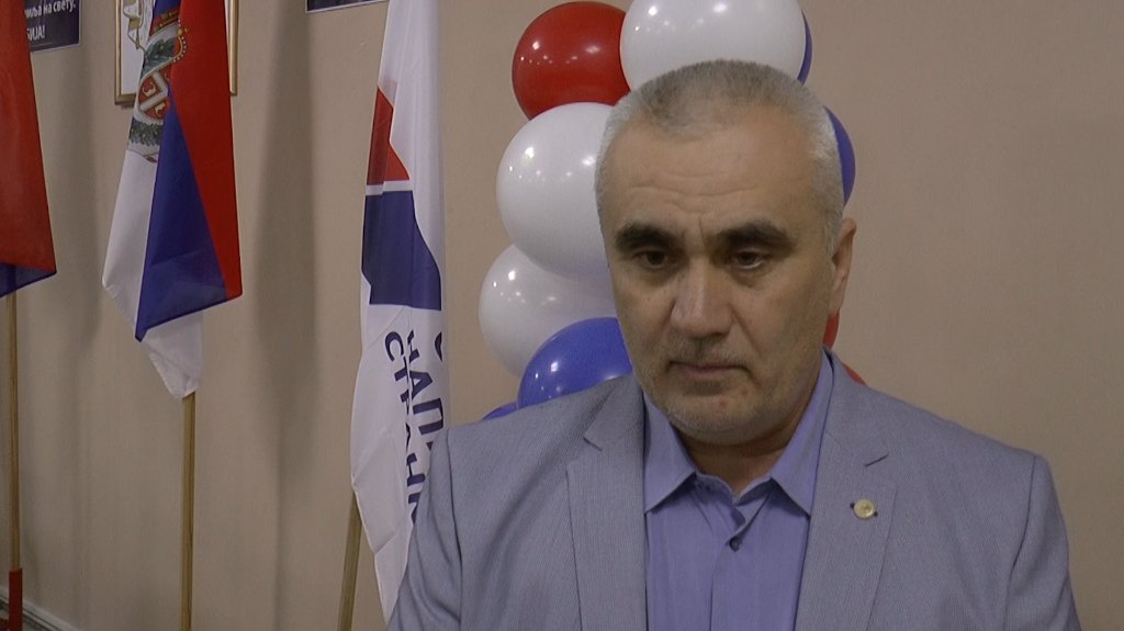 Radovan Uverić jednoglasno izabran za predsednika novokneževačkih naprednjaka