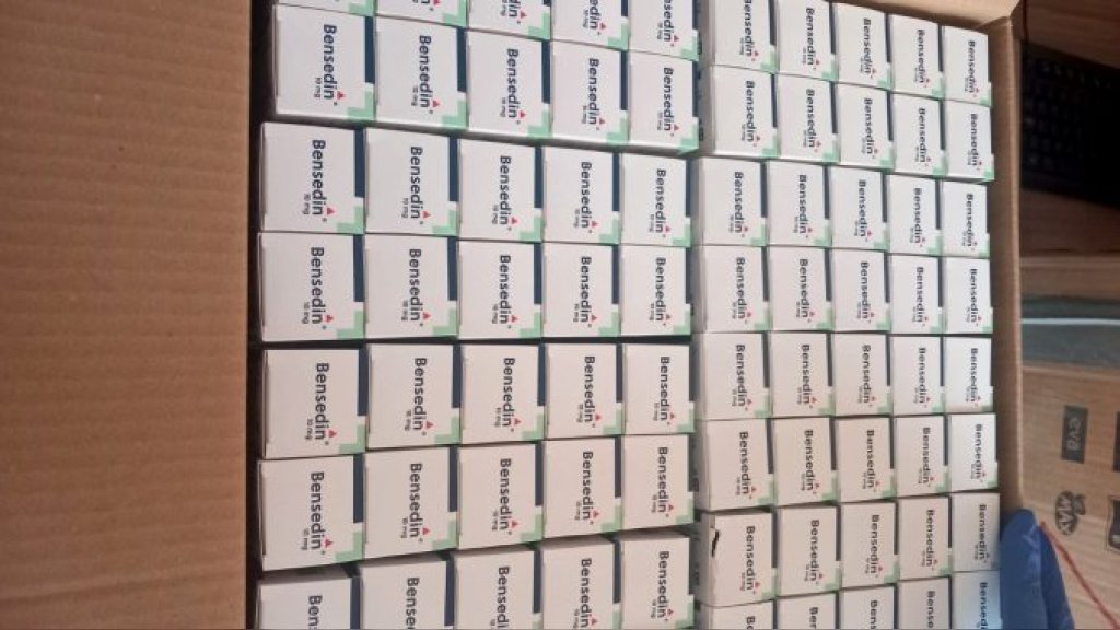 Stara Pazova: Zaplenjeno 500.000 tableta sa liste psihoaktivnih supstanci i pištolj