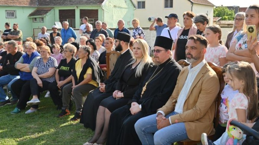 Ruma: Hramovna slava u Donjim Petrovcima okupila selo i goste iz čitave opštine