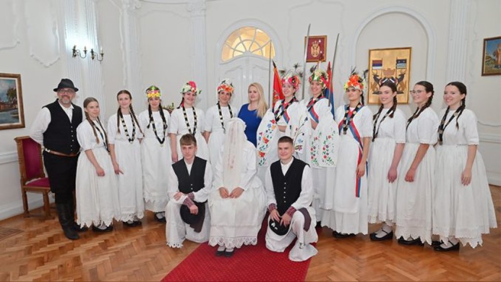 Kraljice na rumskim sokacima