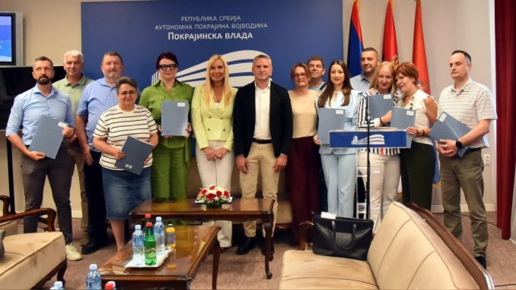Sremska Mitrovica i Ruma dobile sredstva za očuvanje plodnosti obradivog poljoprivrednog zemljišta u Vojvodini