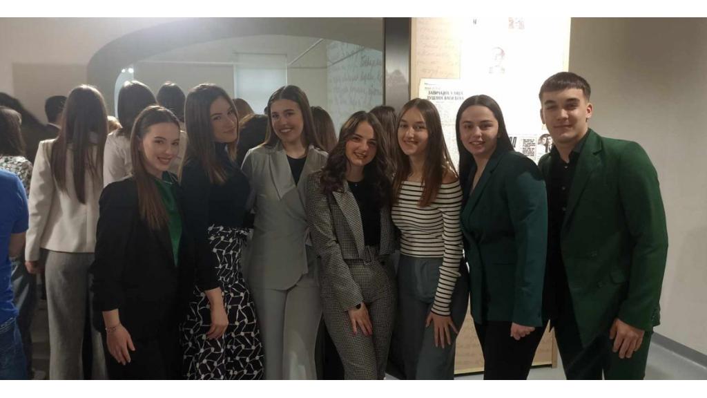 Plaketu „Dušan Vasiljev” ove godine zaslužilo 23 maturanta