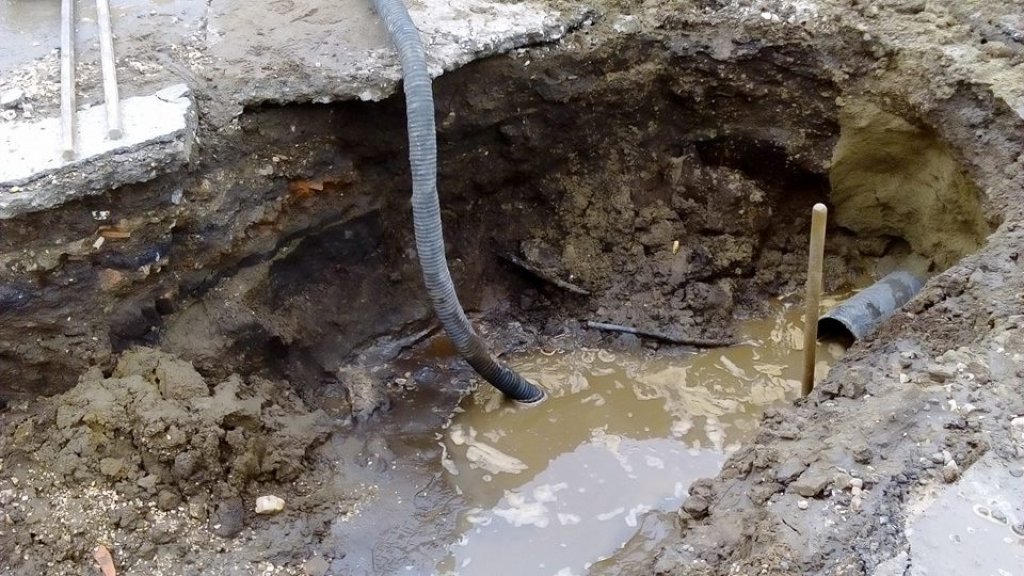 Havarija na vodovodnoj mreži u ulici Miloša Ostojina