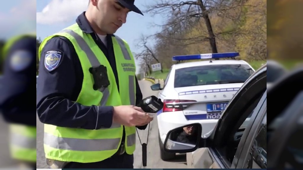 Policija apeluje na oprez zbog pojačanog saobraćaja i visokih temperatura