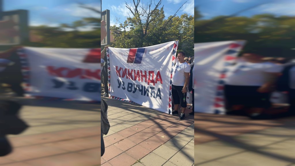 Blokaderi pedaliraju, Kikinđani odgovorili! Više od 500 građana okupilo se za politiku Aleksandra Vučića