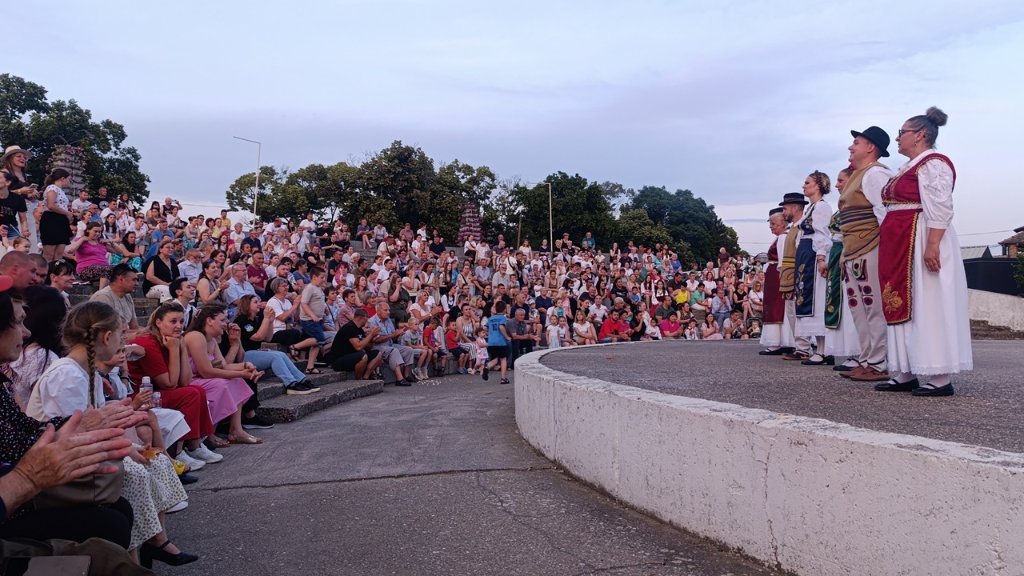 Folkloraši nagrađeni gromoglasnim aplauzom