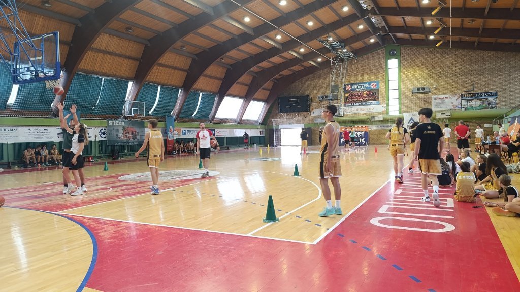 Druga smena „Basket friends” kampa trenira punom parom