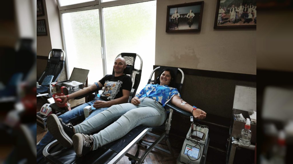 Kumane u znaku humanosti: bračni par darovao krv, zabeleženo i 100. jubilarno davanje
