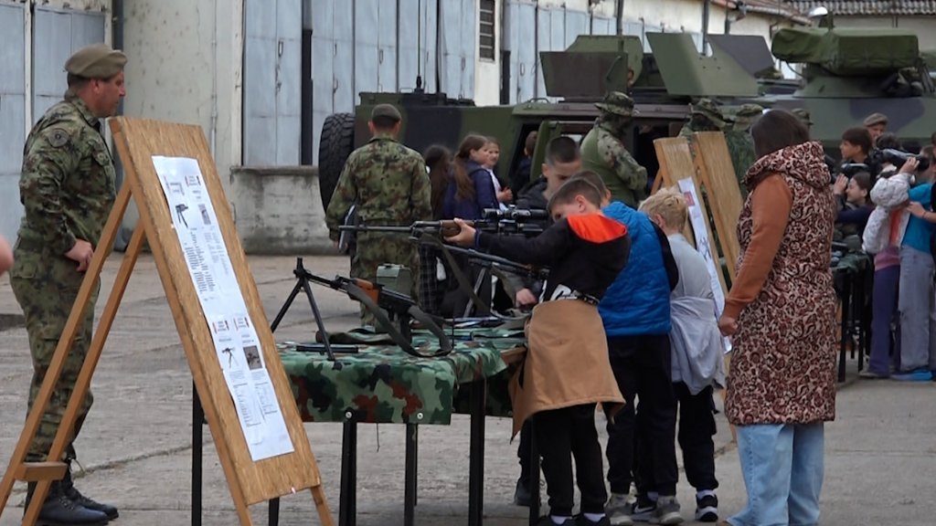 „Otvoreni dan” u kasarni u Bačkoj Topoli