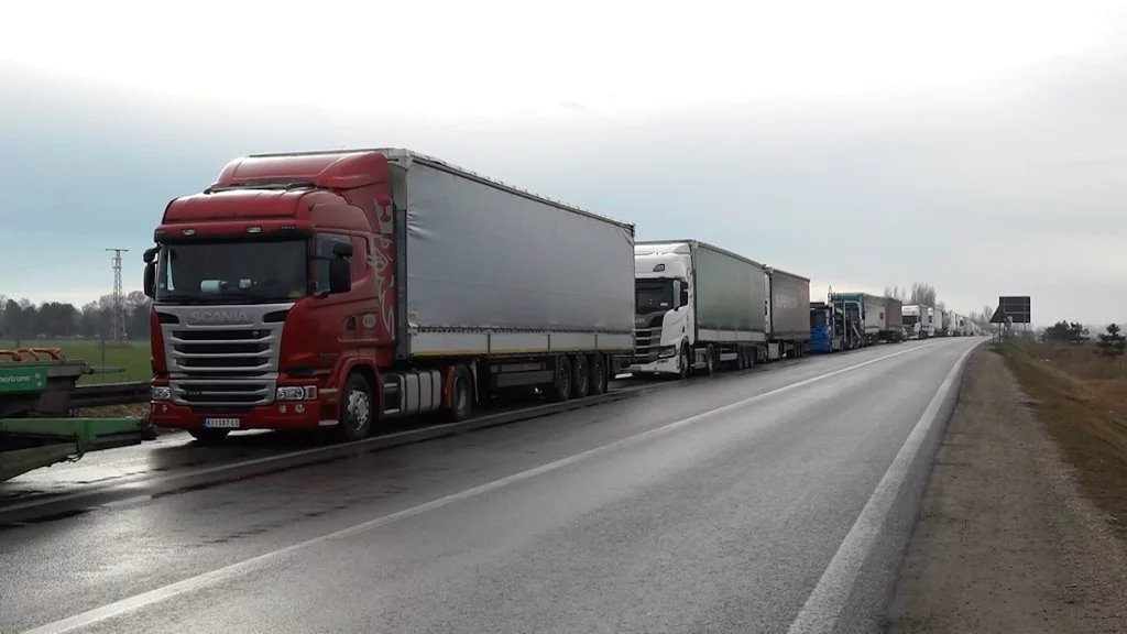 Obustava saobraćaja za teretna vozila na graničnim prelazima sa Mađarskom