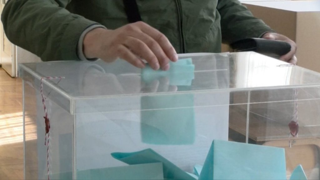  Predsednik Srbije raspisao izbore za 25. oktobar