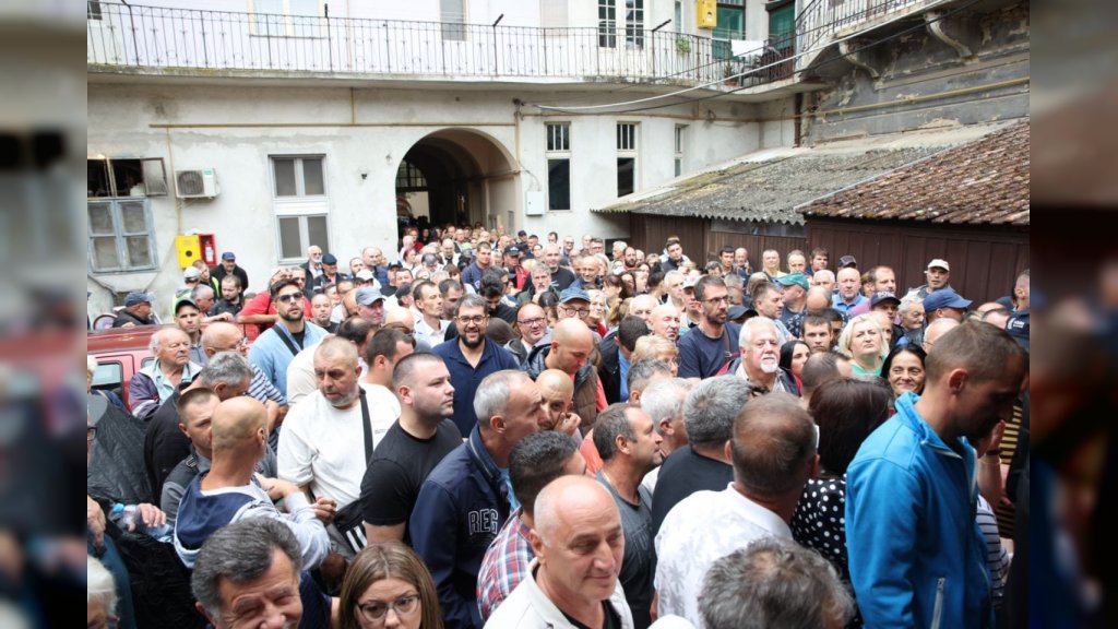 Više hiljada građana podržalo listu „Aleksandar Vučić - Ujedinjena Srbija”