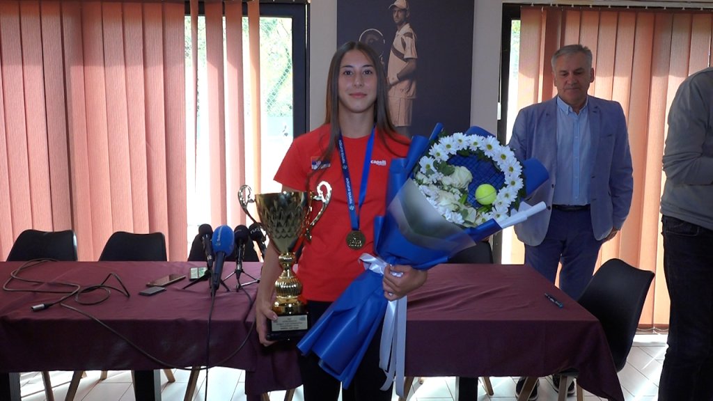 Priređen svečani doček za evropsku šampionku Lanu Virc 