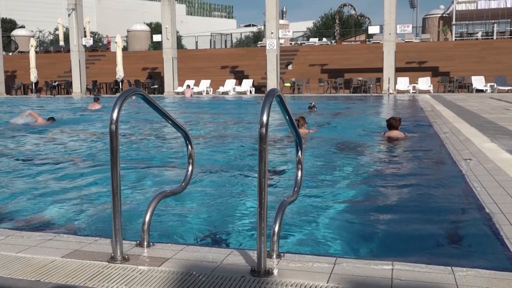 Počela sezona kupanja na otvorenom bazenu