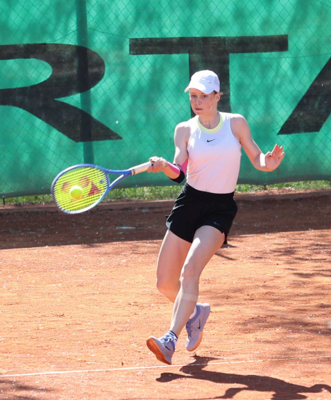 1776670049117_khpp5b5p0_tenis01.JPG
