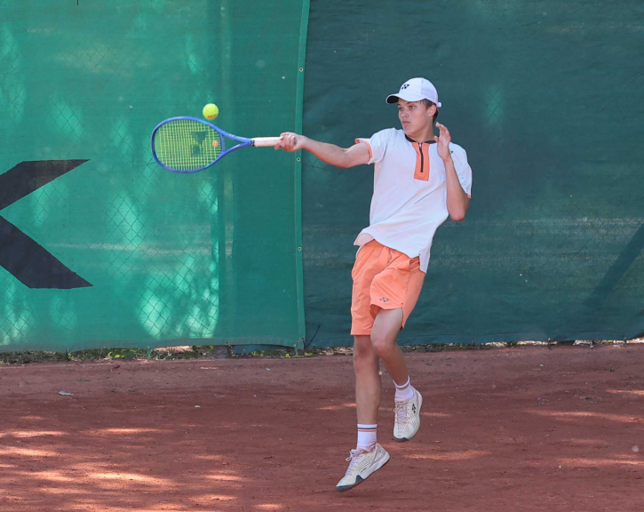 1778483969950_9tsloafro_dani tenis03.JPG