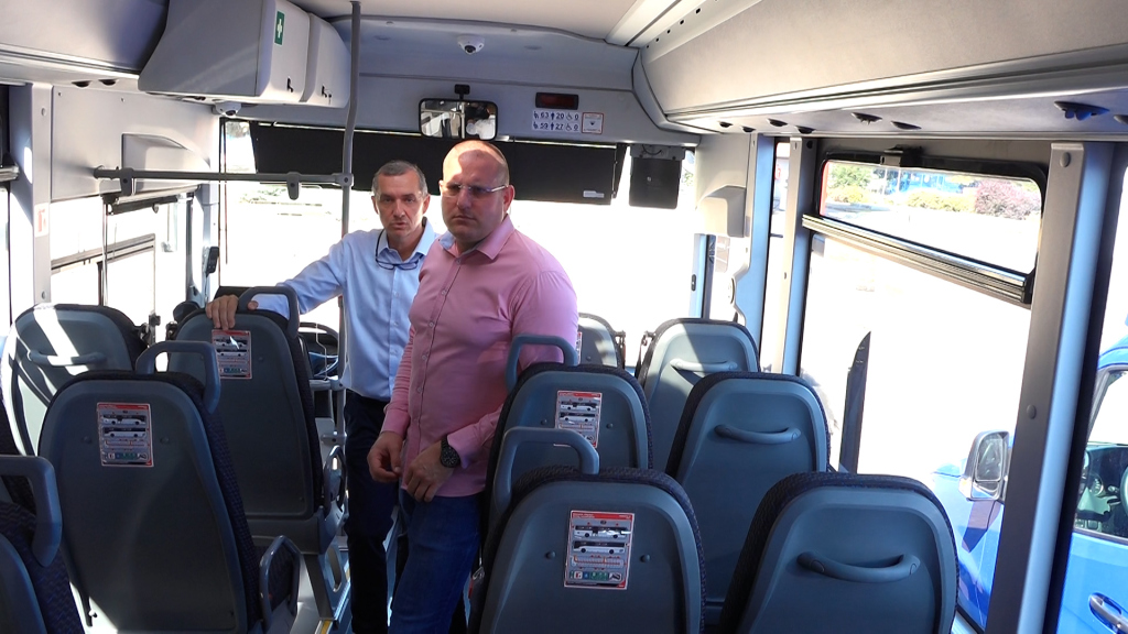 1786447623965_g7uoo9bdp_Bus - 4 - 11avg.jpg