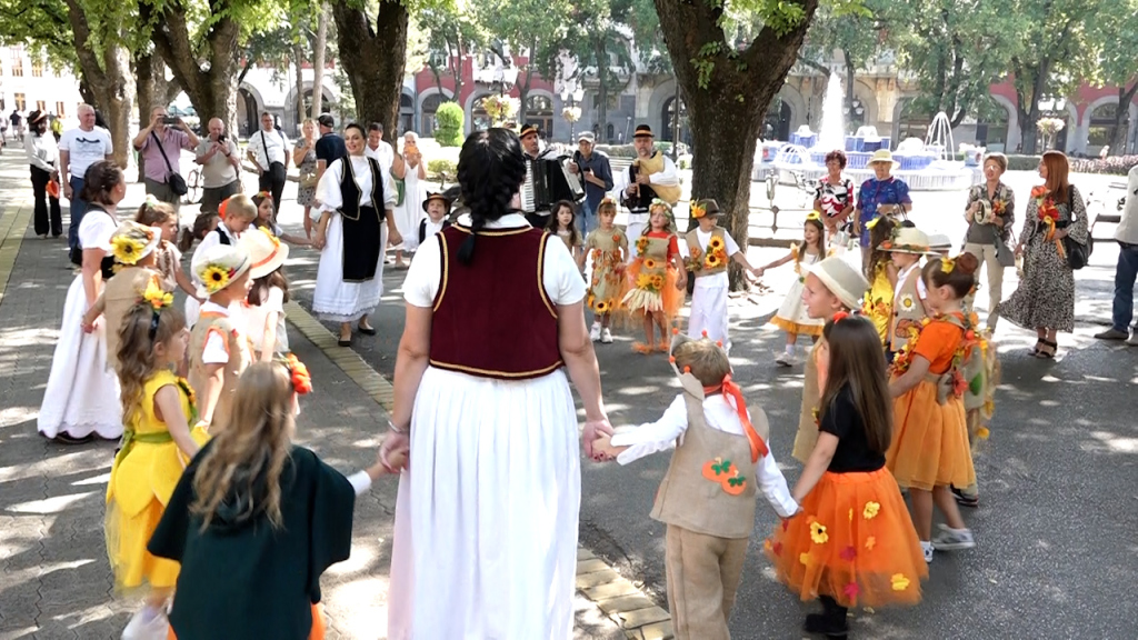 1789464685570_5txer8fen_ludaje 09sept 06.jpg