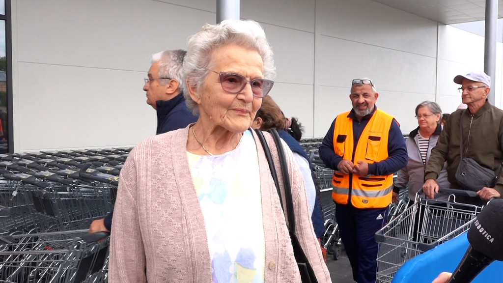 1790235802549_r8ehxv8mr_lidl 24sept 03.jpg